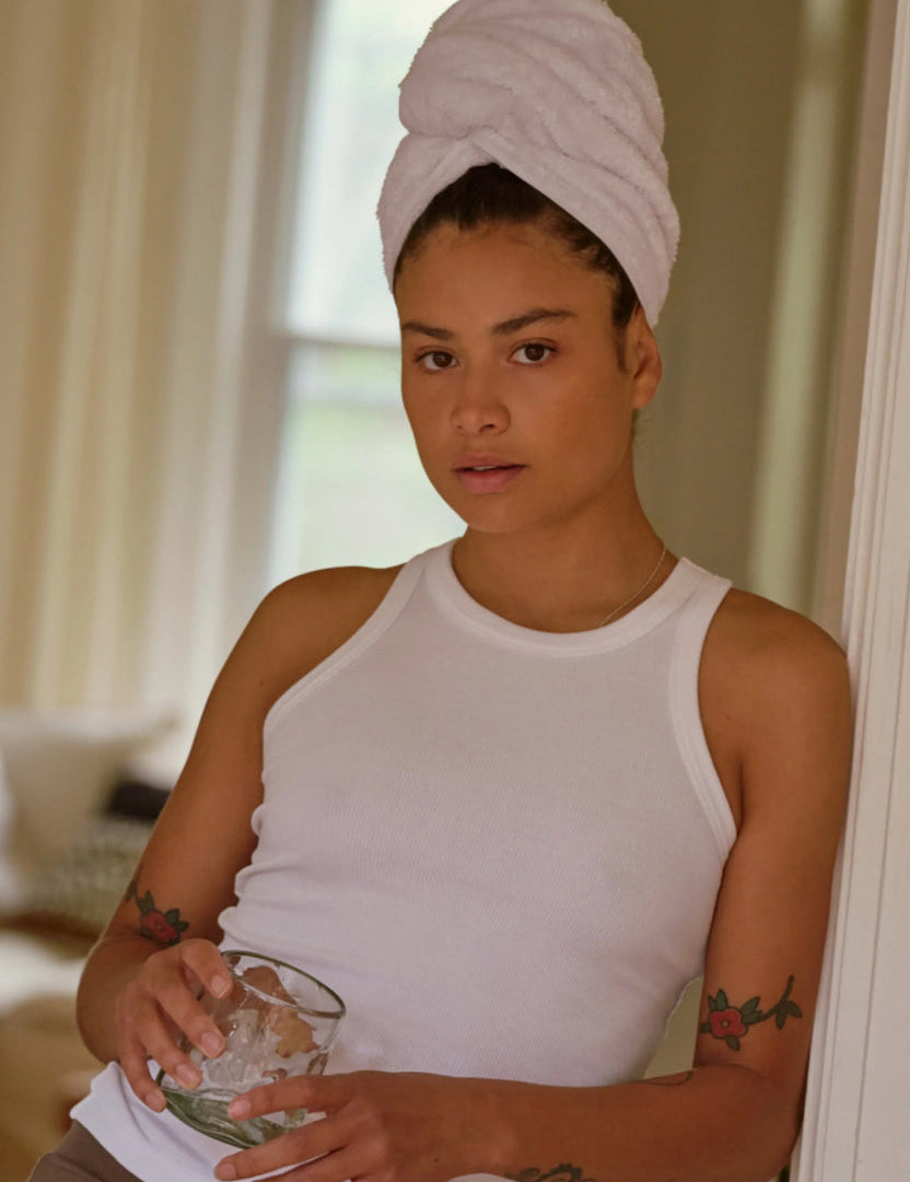 BathTowel_White_Detail_1200x.progressive_1f3f9cc7-240e-4733-8d5b-6f26e979f677.jpg
